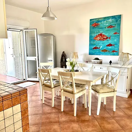Casa Sunshine 2,0 Vacanze Al Mare Holiday home Punta Braccetto